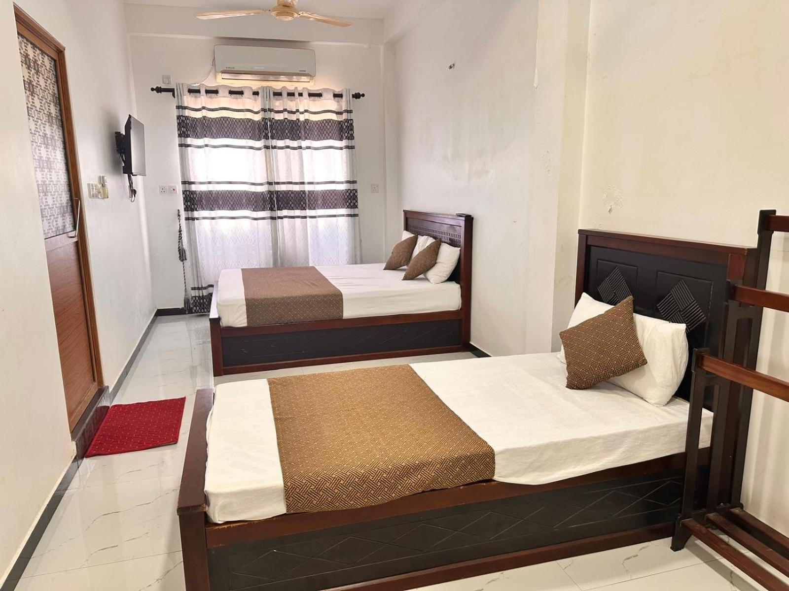 Holiday Villa Trincomalee Exterior photo