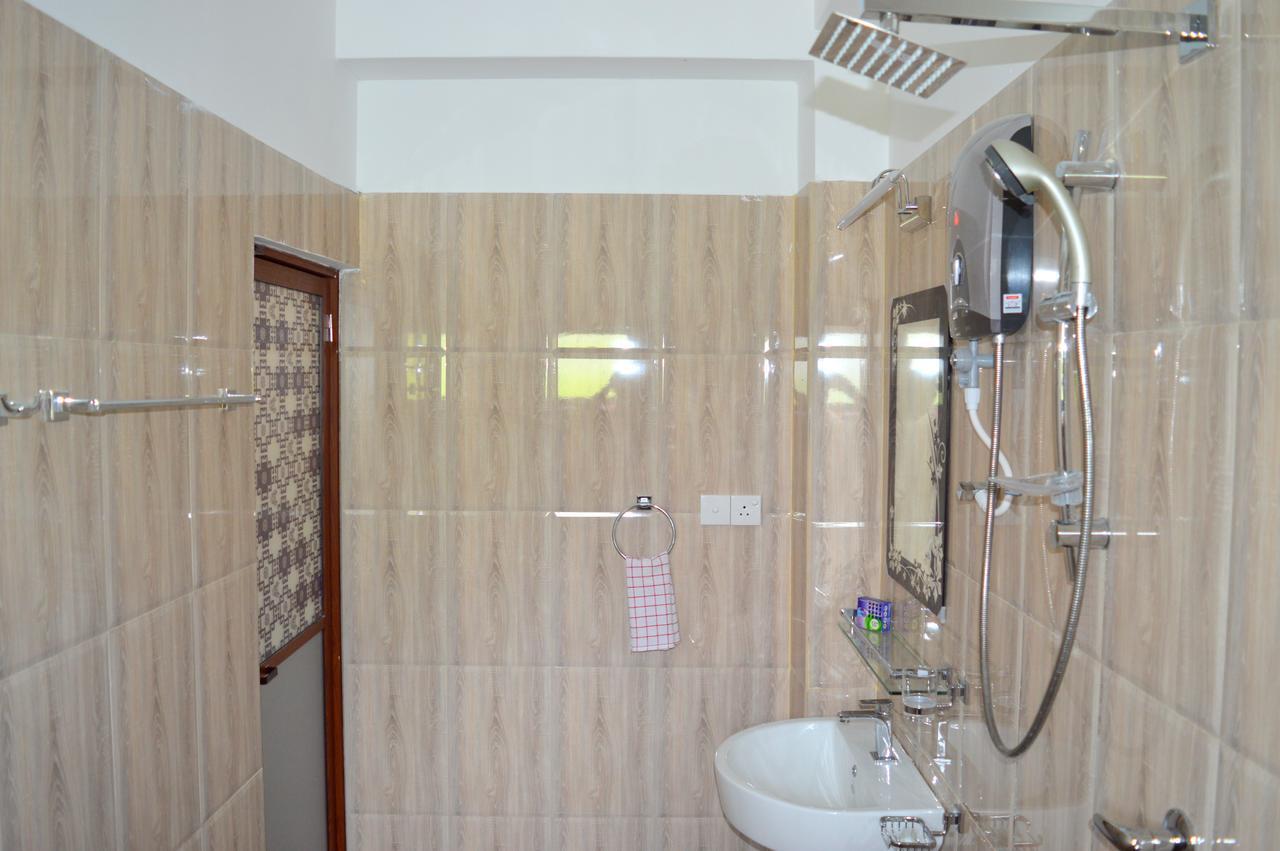 Holiday Villa Trincomalee Exterior photo